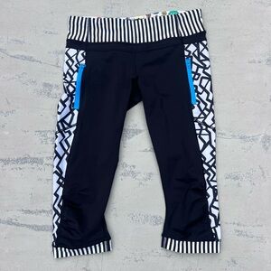 VERY RARE Lululemon Beetle Seawheeze special edition cropped leggings Size 2